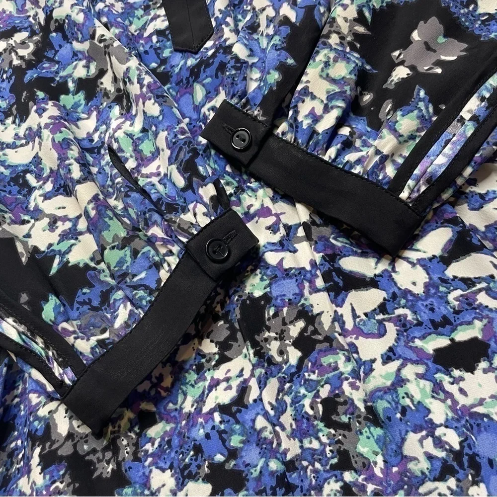 Parker Mallory 100% Silk Floral 3/4 Sleeve V-Neck Dress in Creekside Blue Black